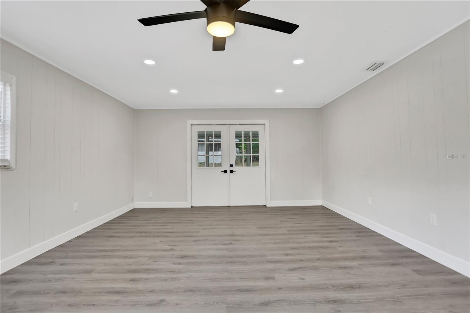 HILLCREST MANOR - Residential