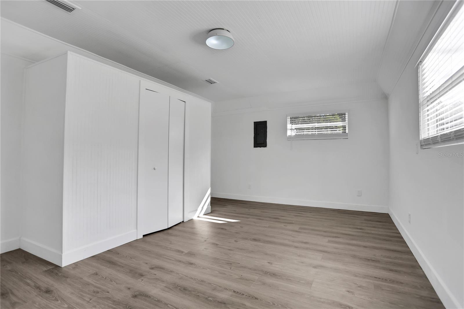 HILLCREST MANOR - Residential