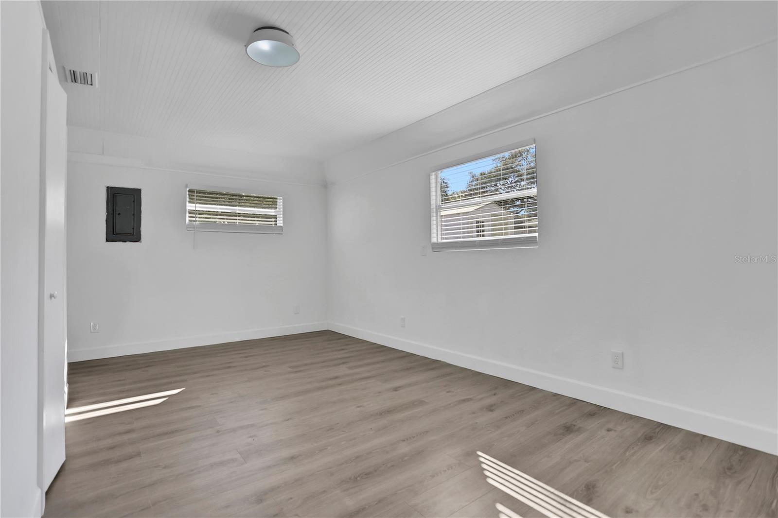 HILLCREST MANOR - Residential