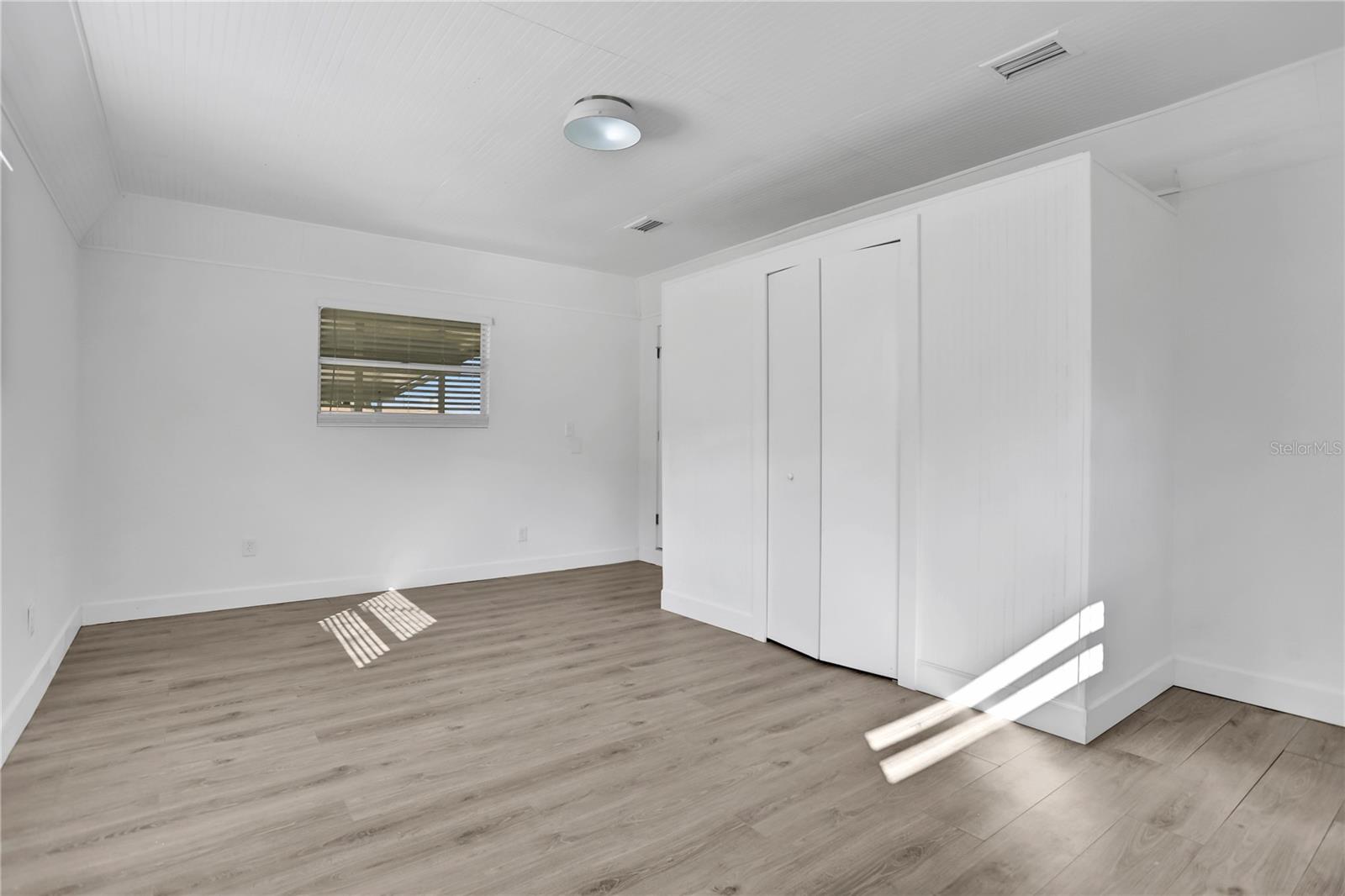 HILLCREST MANOR - Residential