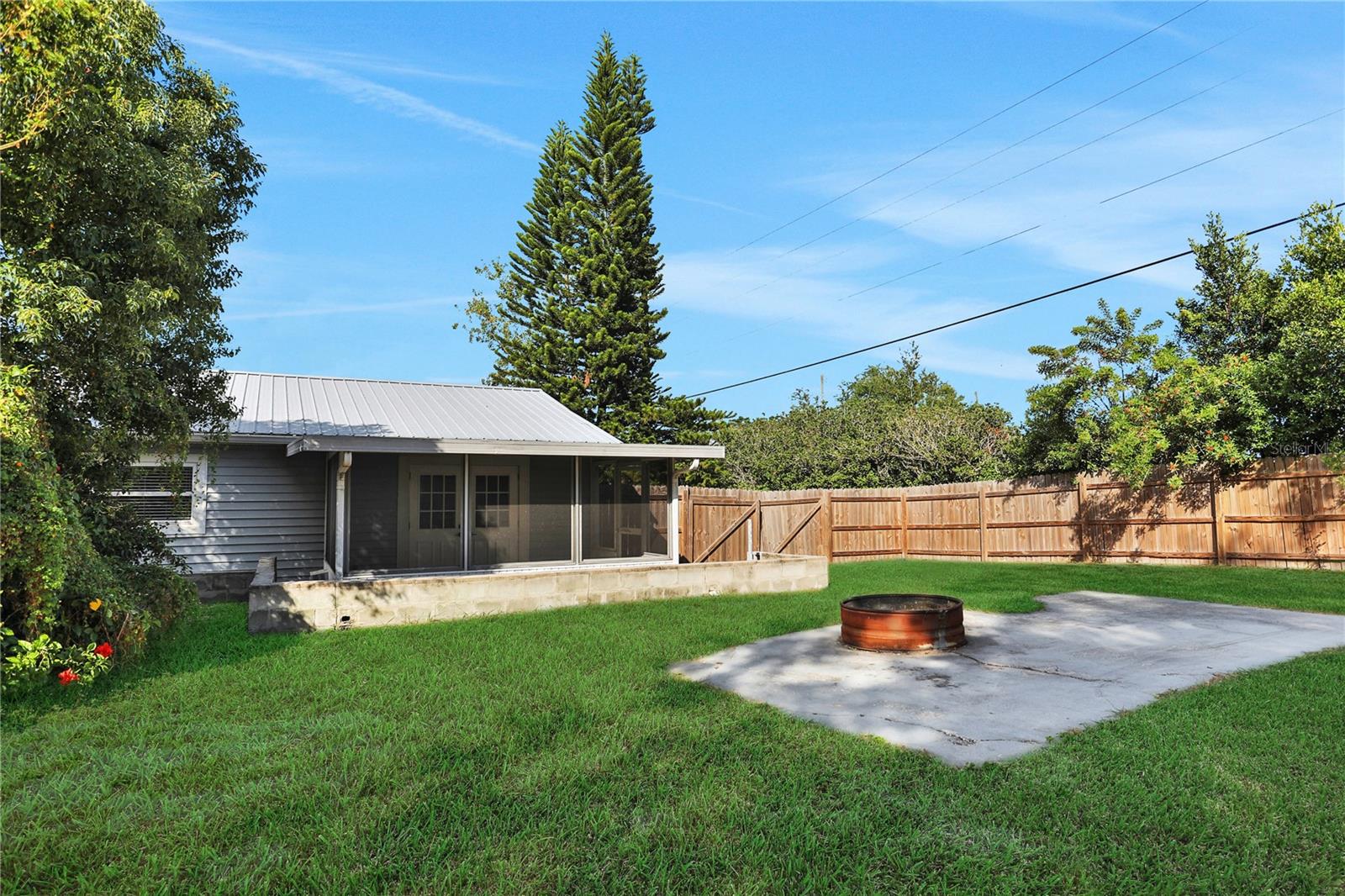 HILLCREST MANOR - Residential