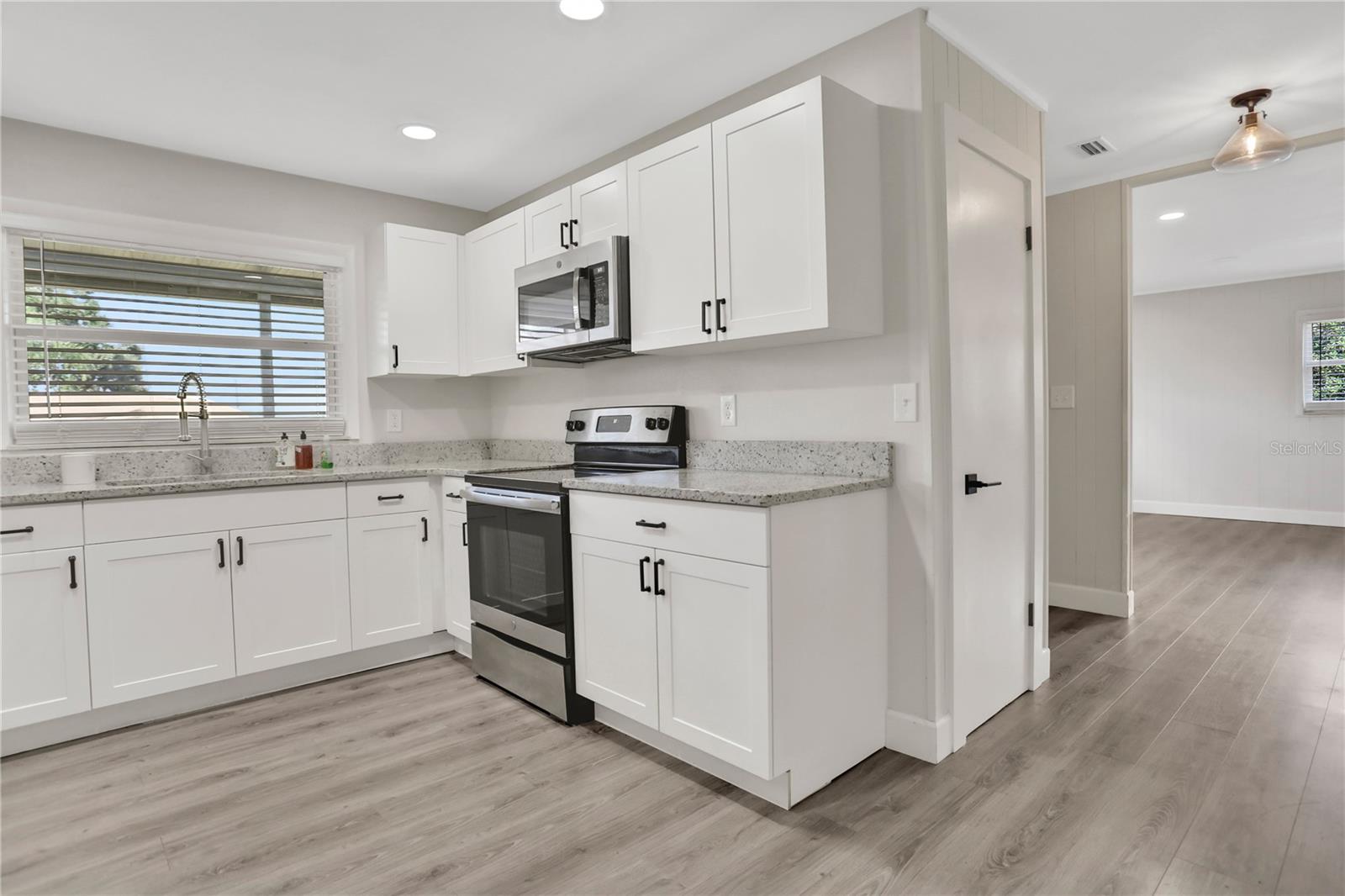 HILLCREST MANOR - Residential