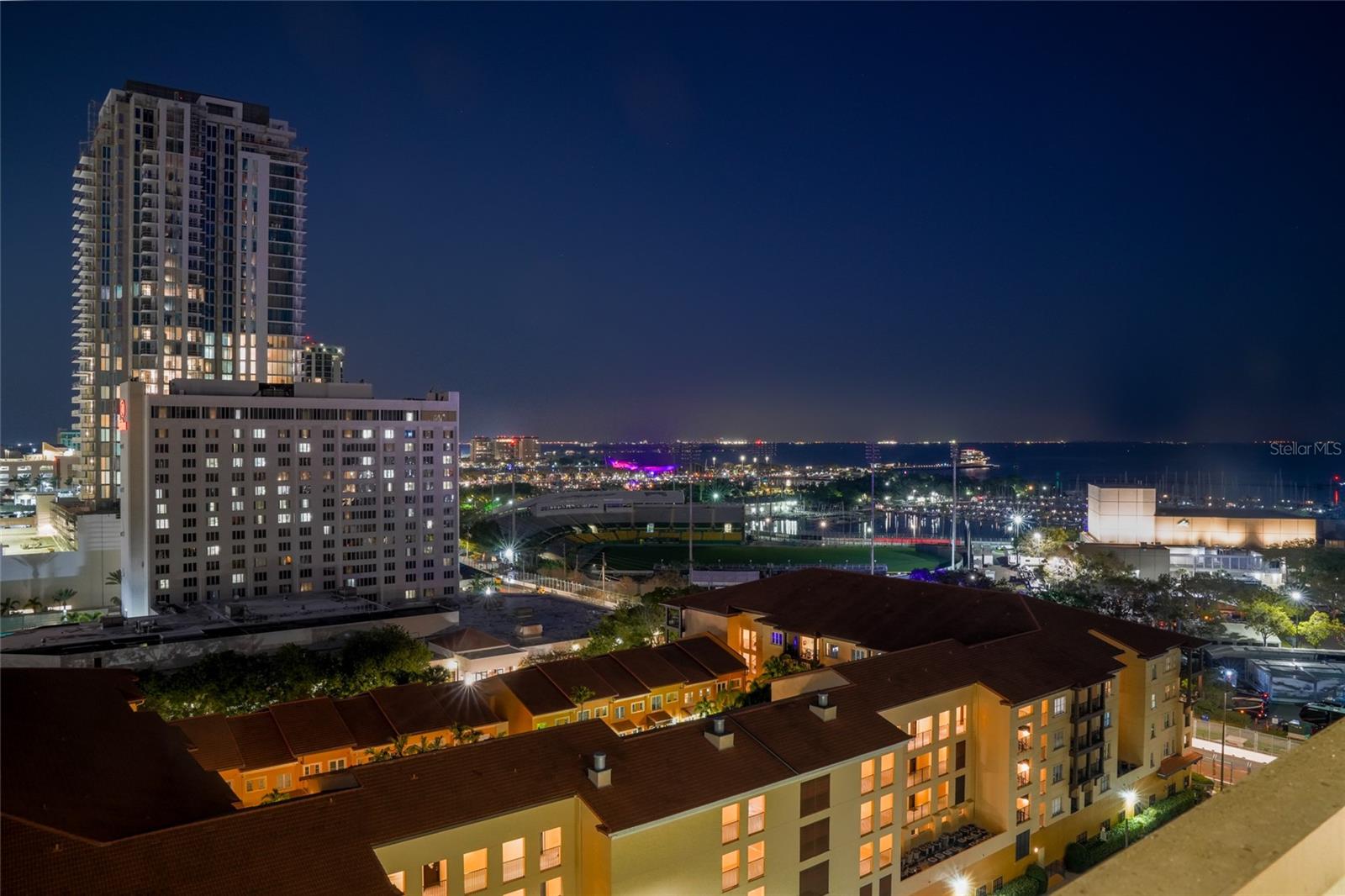 SALVADOR THE CONDO - Residential