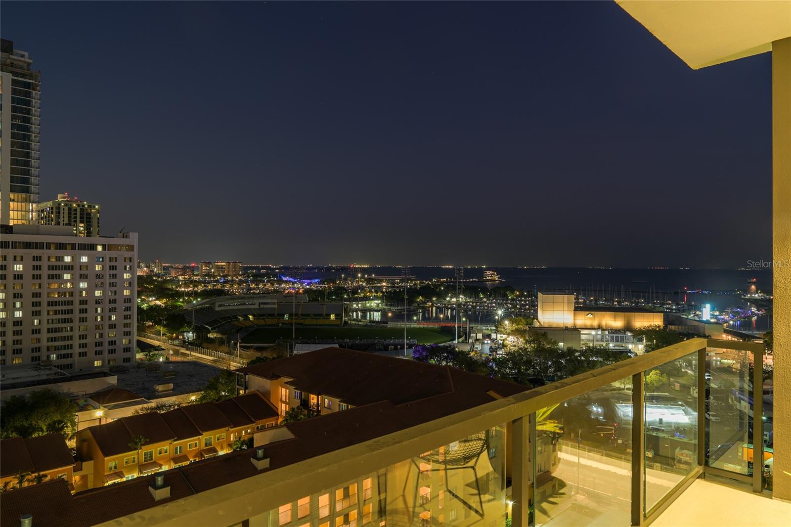 SALVADOR THE CONDO - Residential