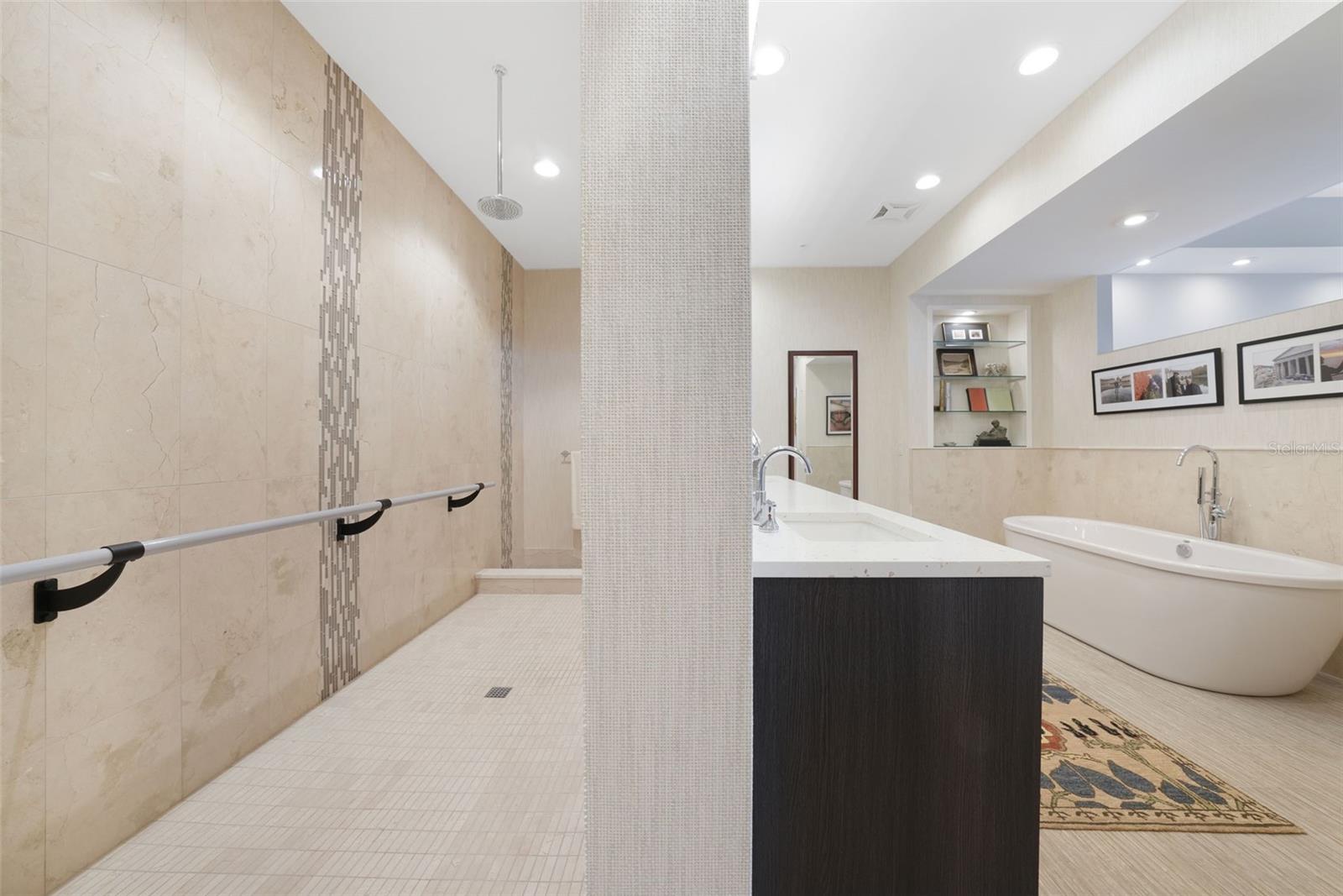 SALVADOR THE CONDO - Residential