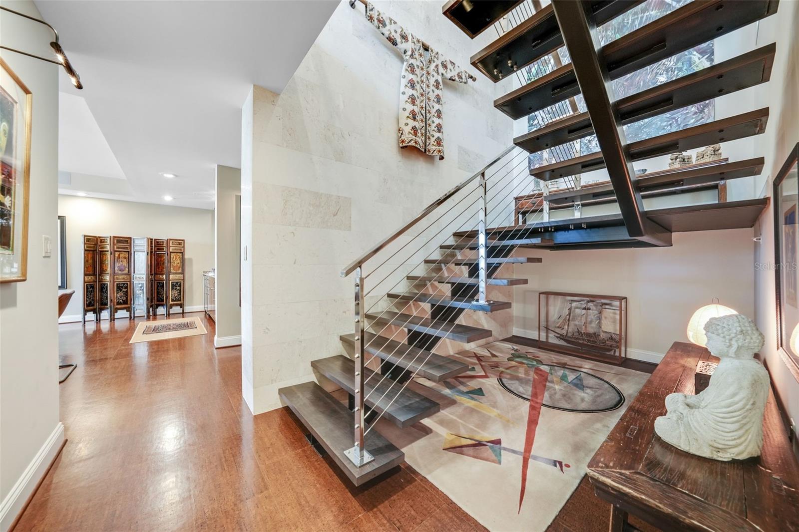 SALVADOR THE CONDO - Residential