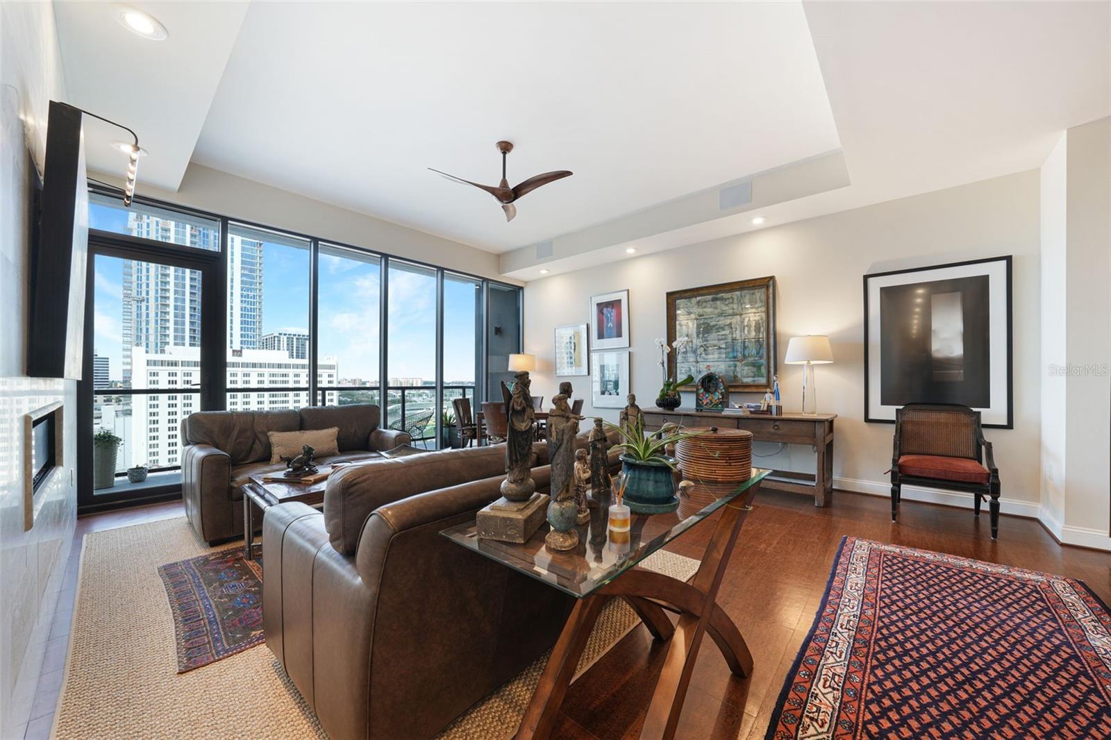 SALVADOR THE CONDO - Residential