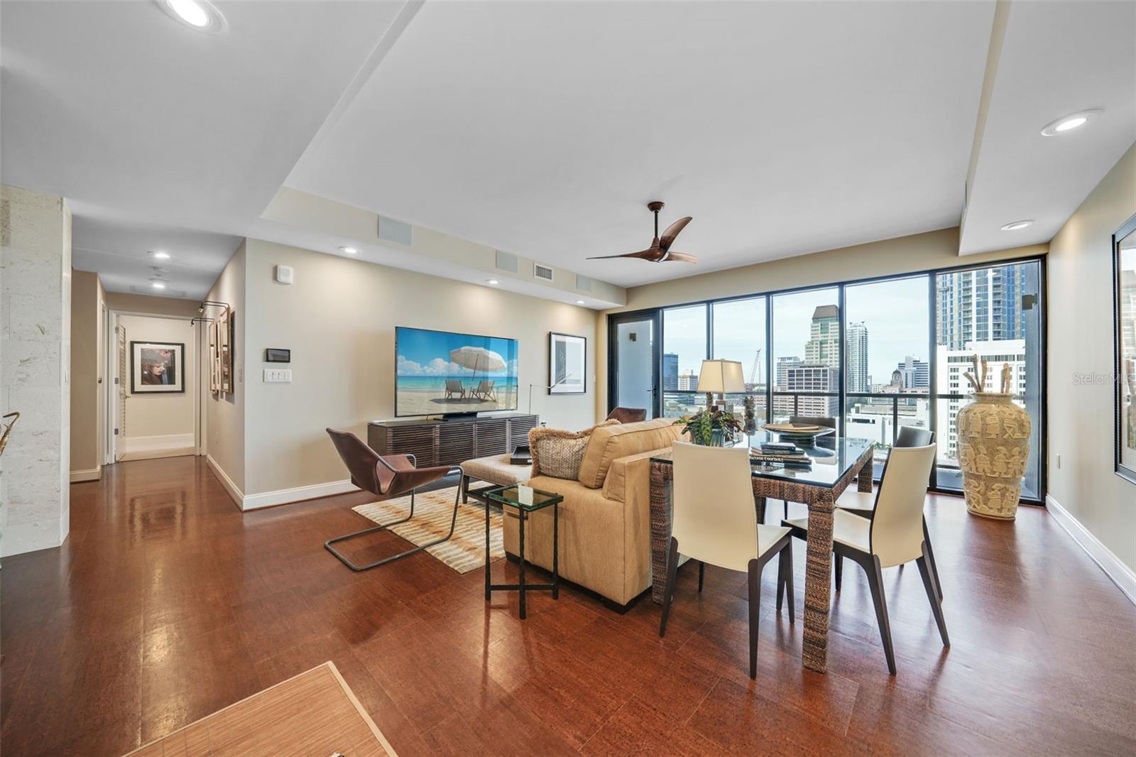 SALVADOR THE CONDO - Residential