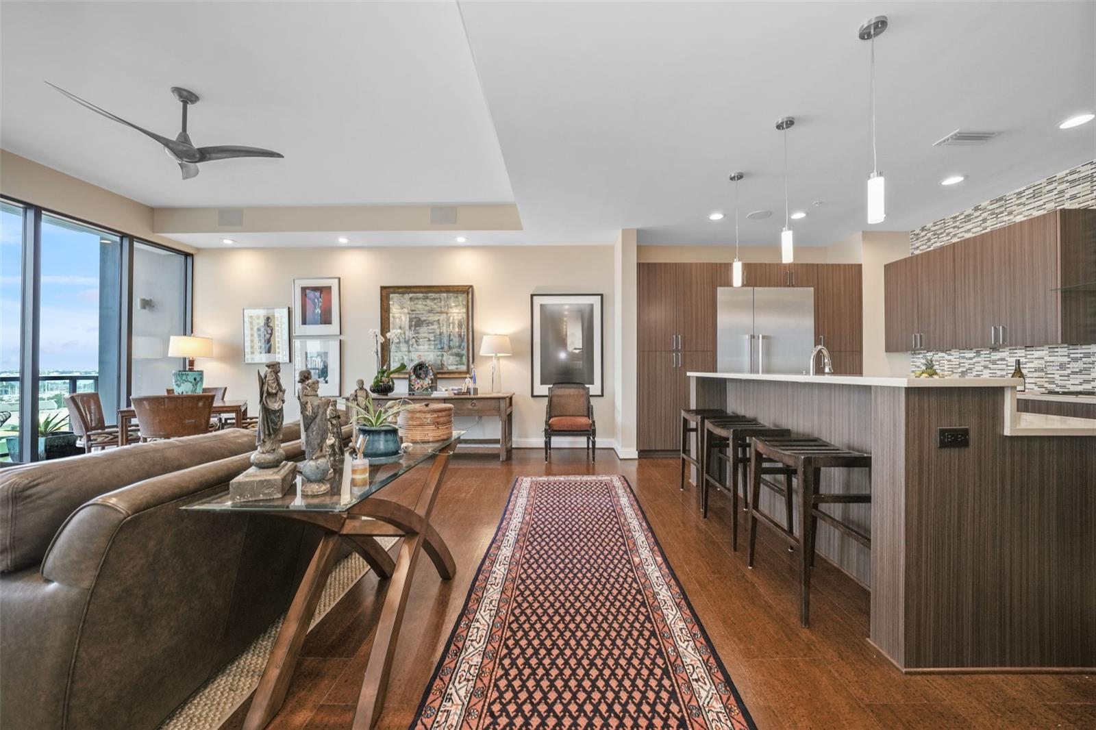 SALVADOR THE CONDO - Residential