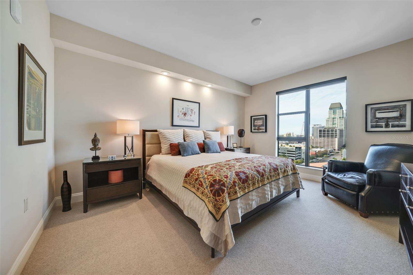 SALVADOR THE CONDO - Residential