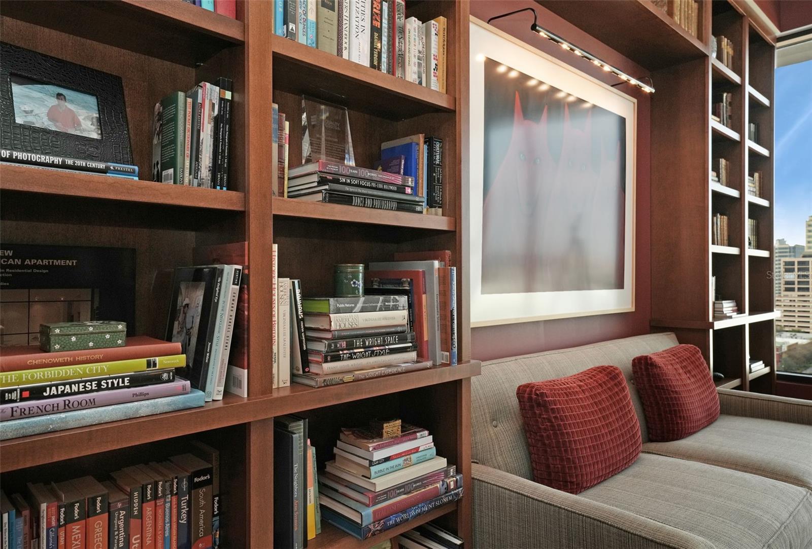 SALVADOR THE CONDO - Residential