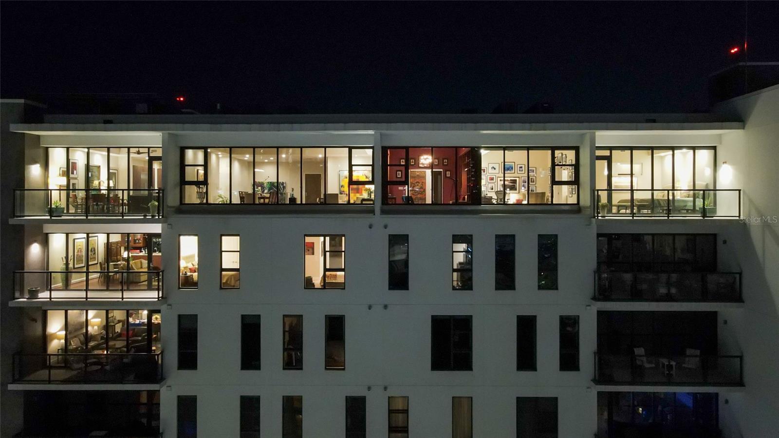 SALVADOR THE CONDO - Residential