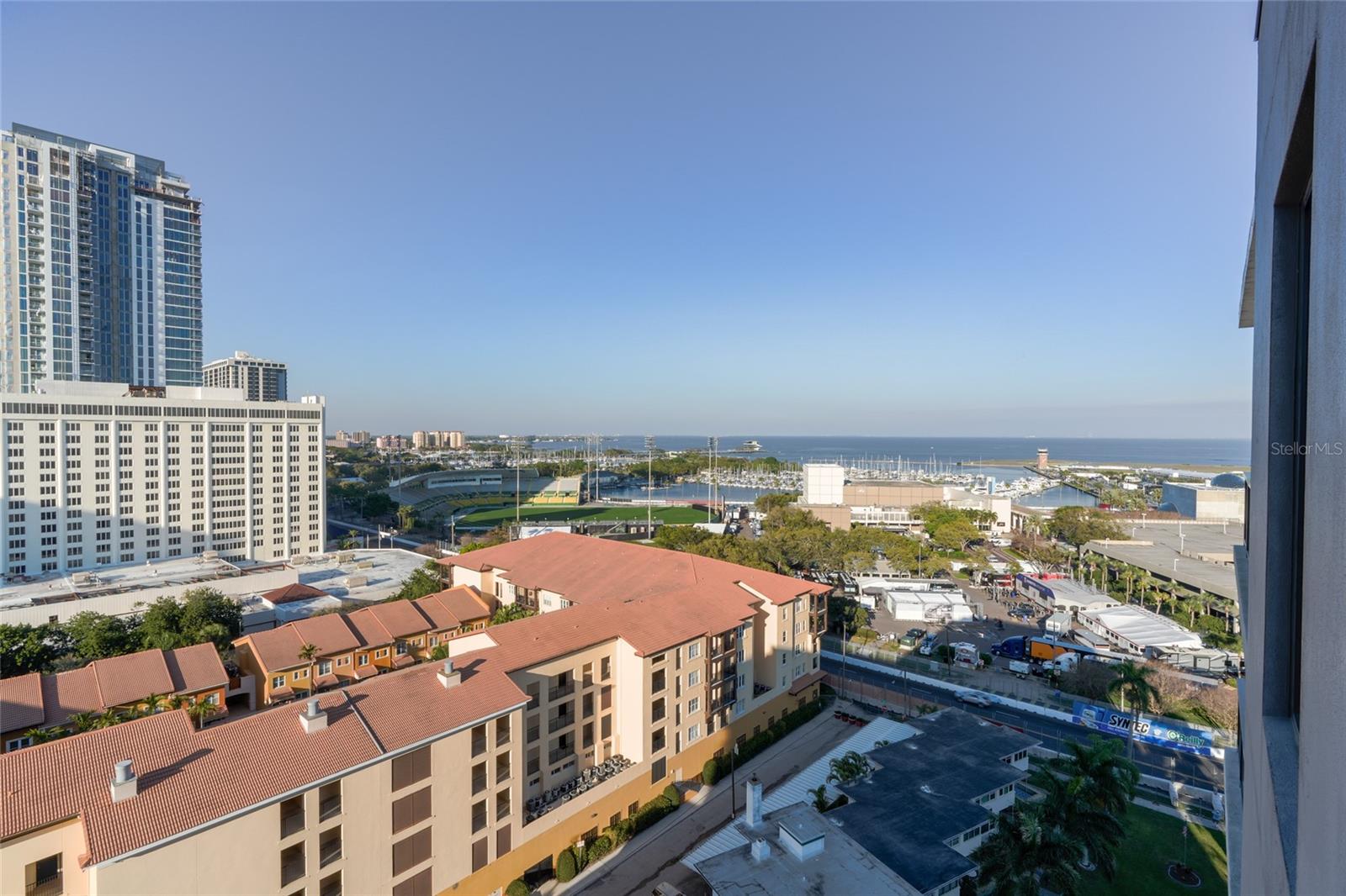 SALVADOR THE CONDO - Residential