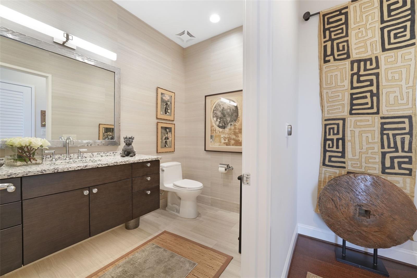 SALVADOR THE CONDO - Residential