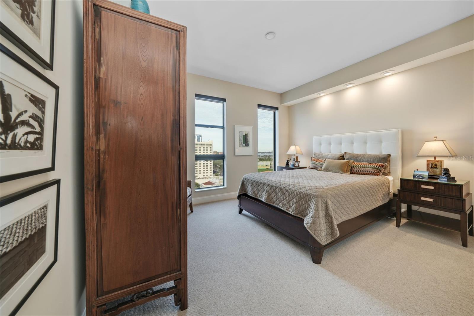 SALVADOR THE CONDO - Residential