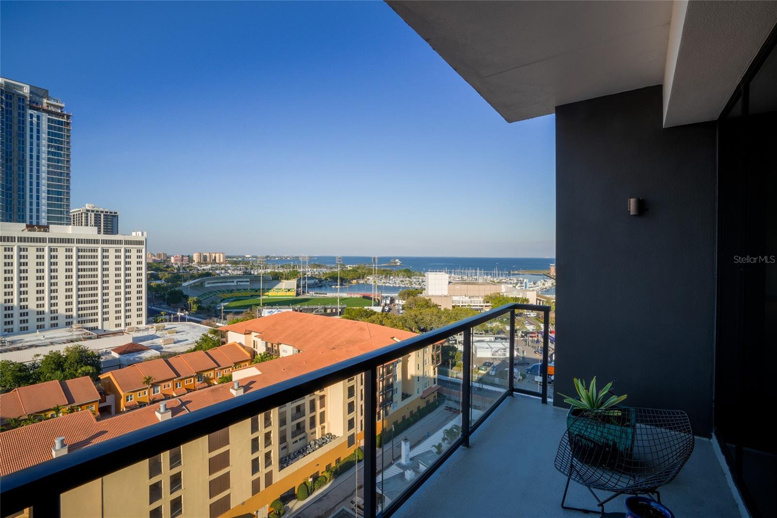 SALVADOR THE CONDO - Residential