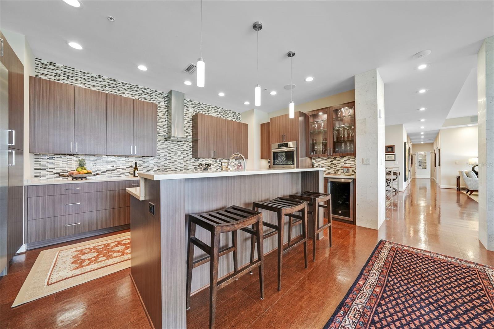 SALVADOR THE CONDO - Residential