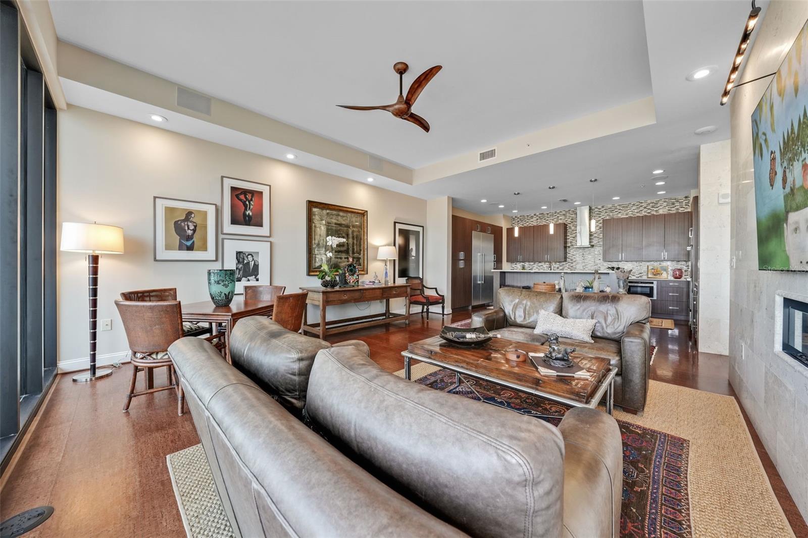 SALVADOR THE CONDO - Residential