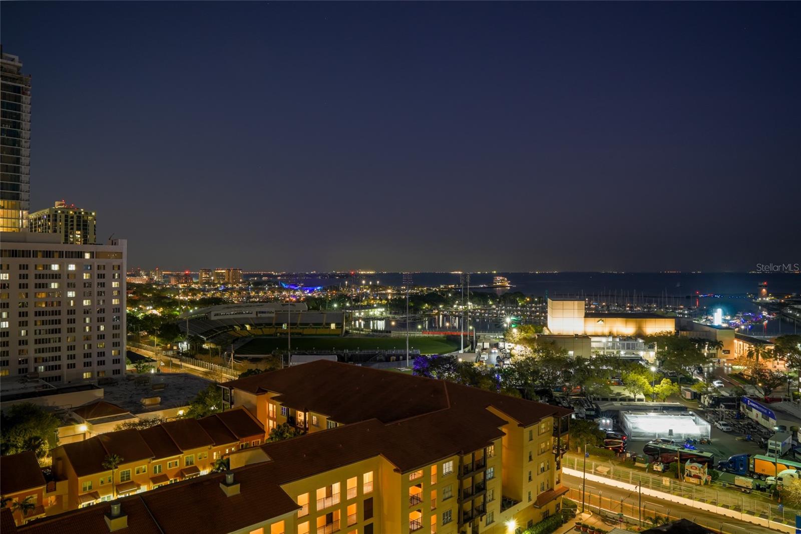 SALVADOR THE CONDO - Residential