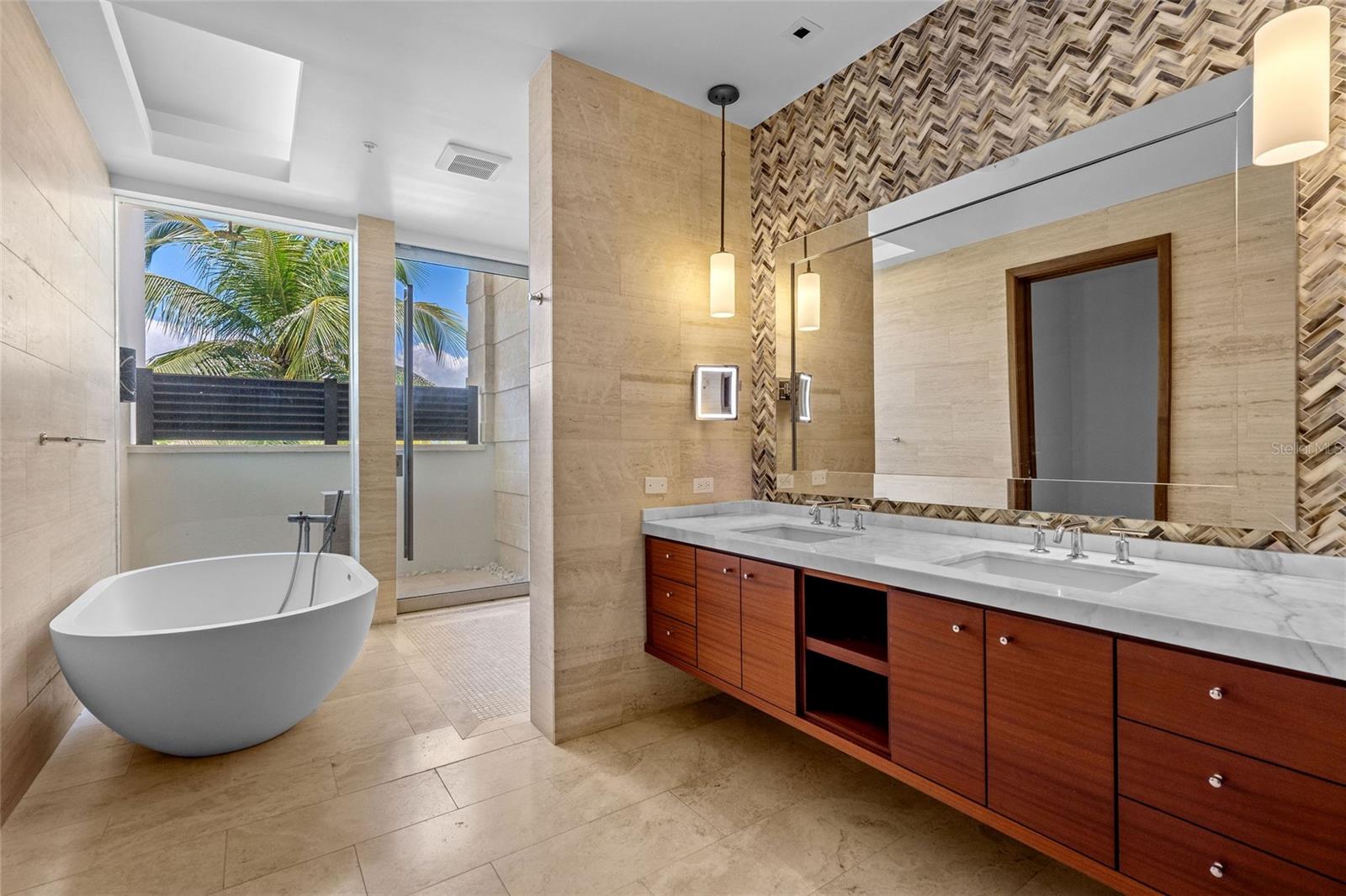 WEST BEACH RESIDENCES - Residential