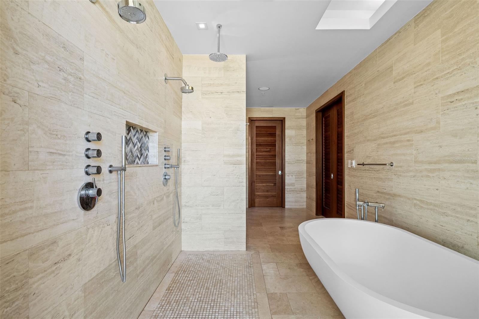 WEST BEACH RESIDENCES - Residential