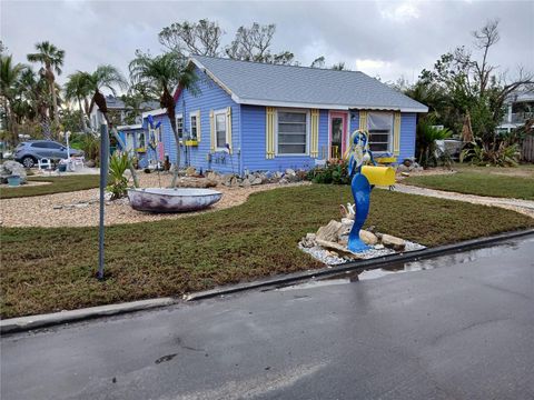 A home in LONGBOAT KEY