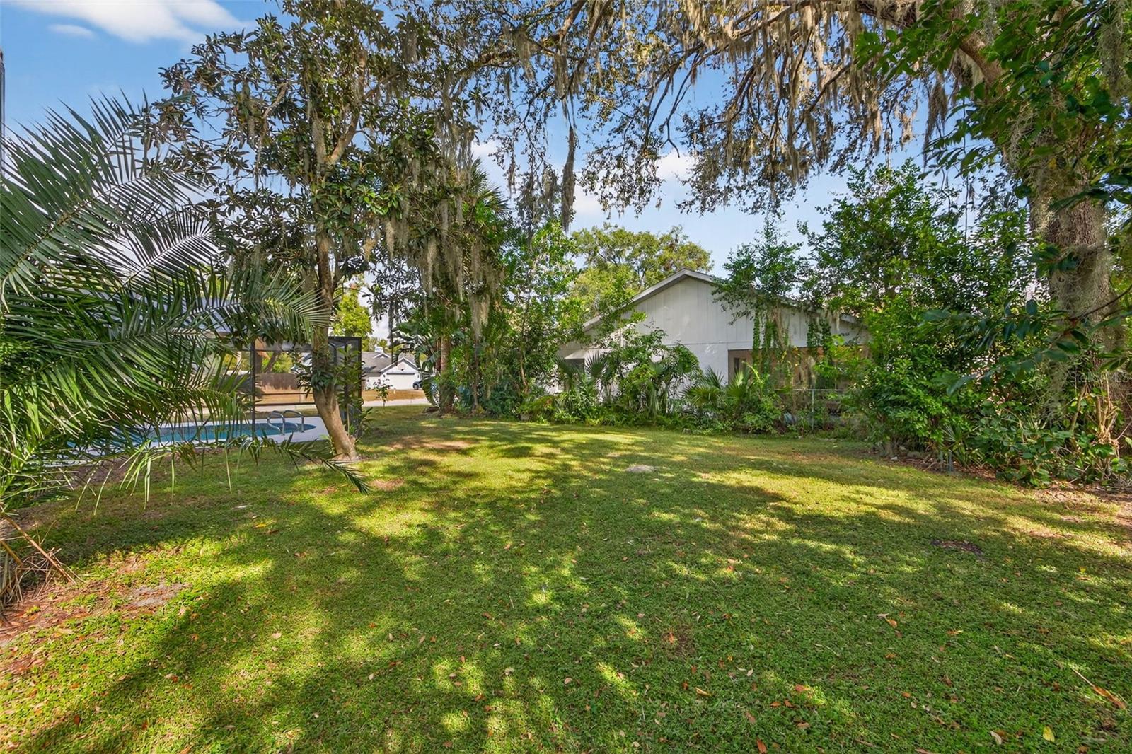 TURTLE LAKES - Residential