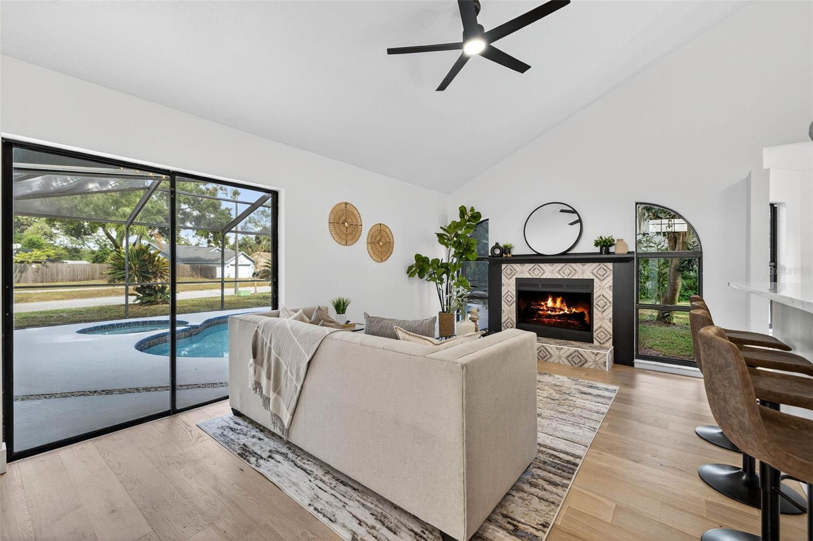 TURTLE LAKES - Residential