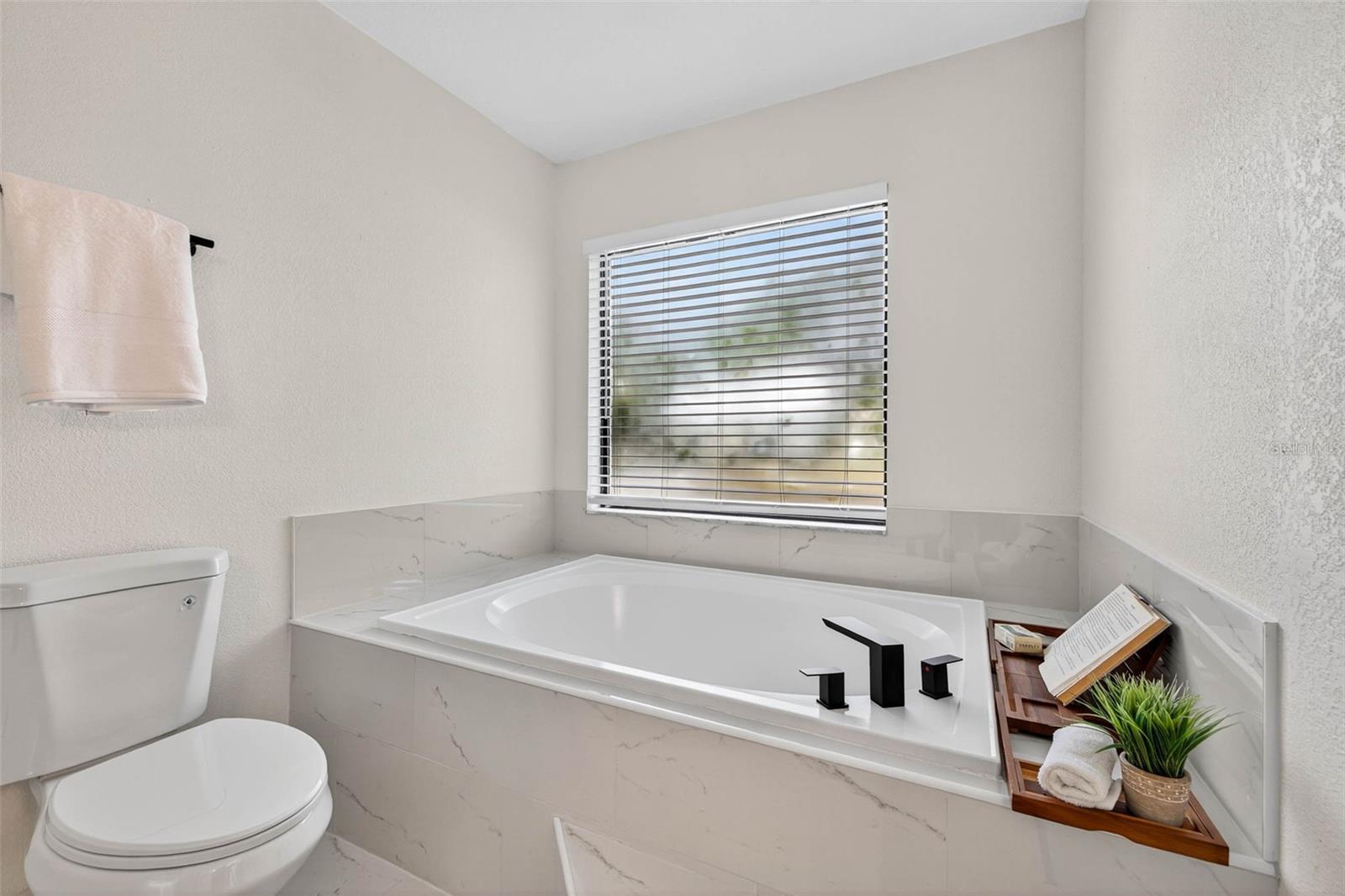 TURTLE LAKES - Residential