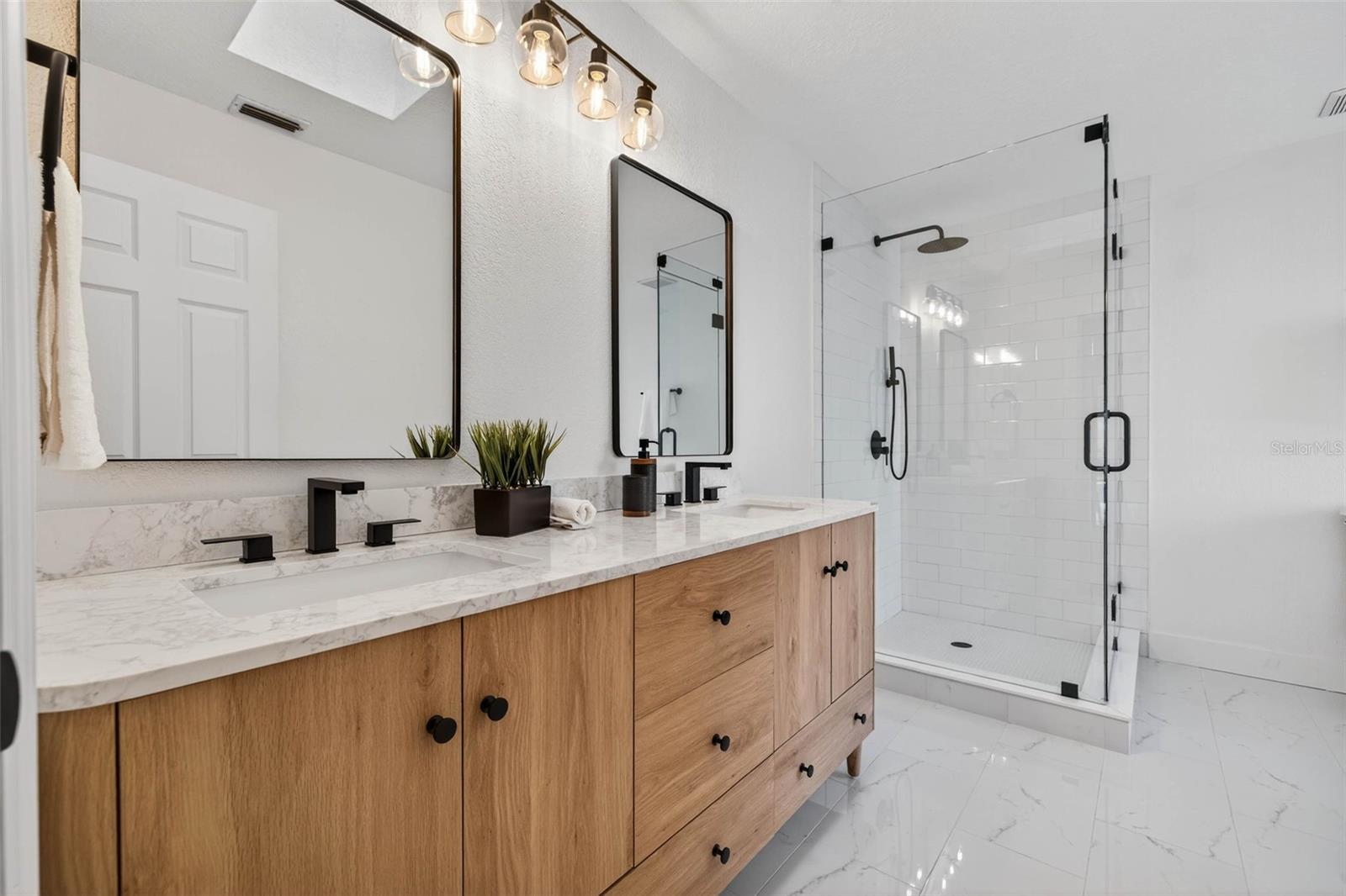 TURTLE LAKES - Residential