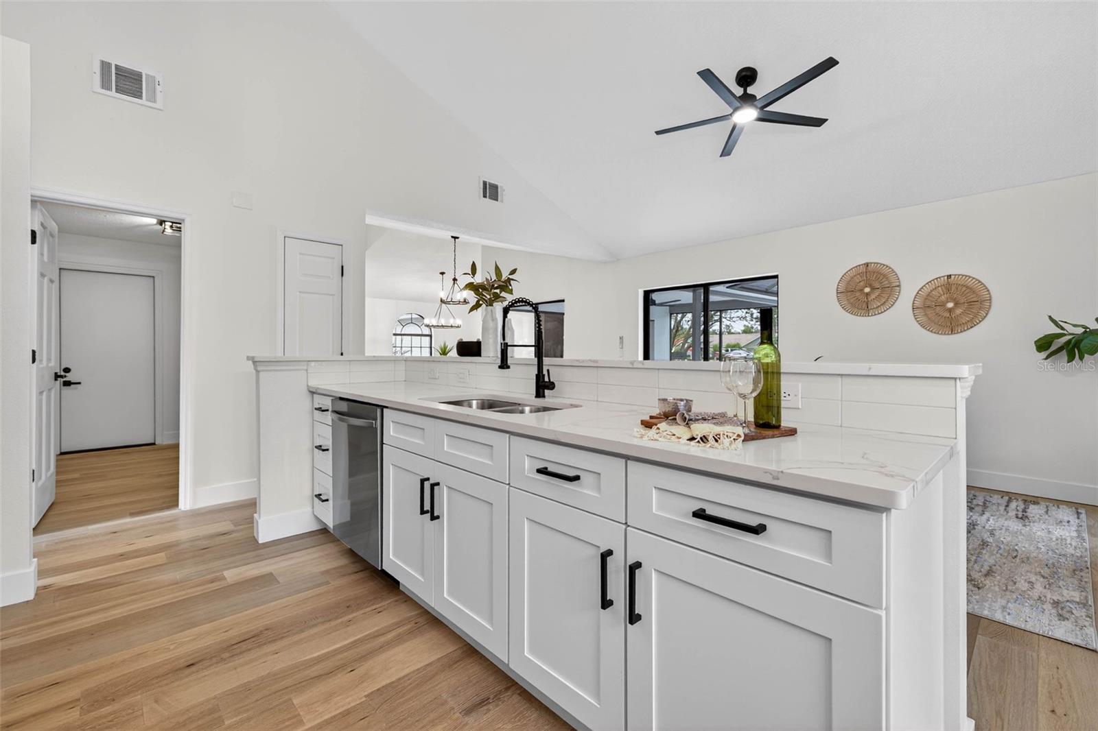 TURTLE LAKES - Residential