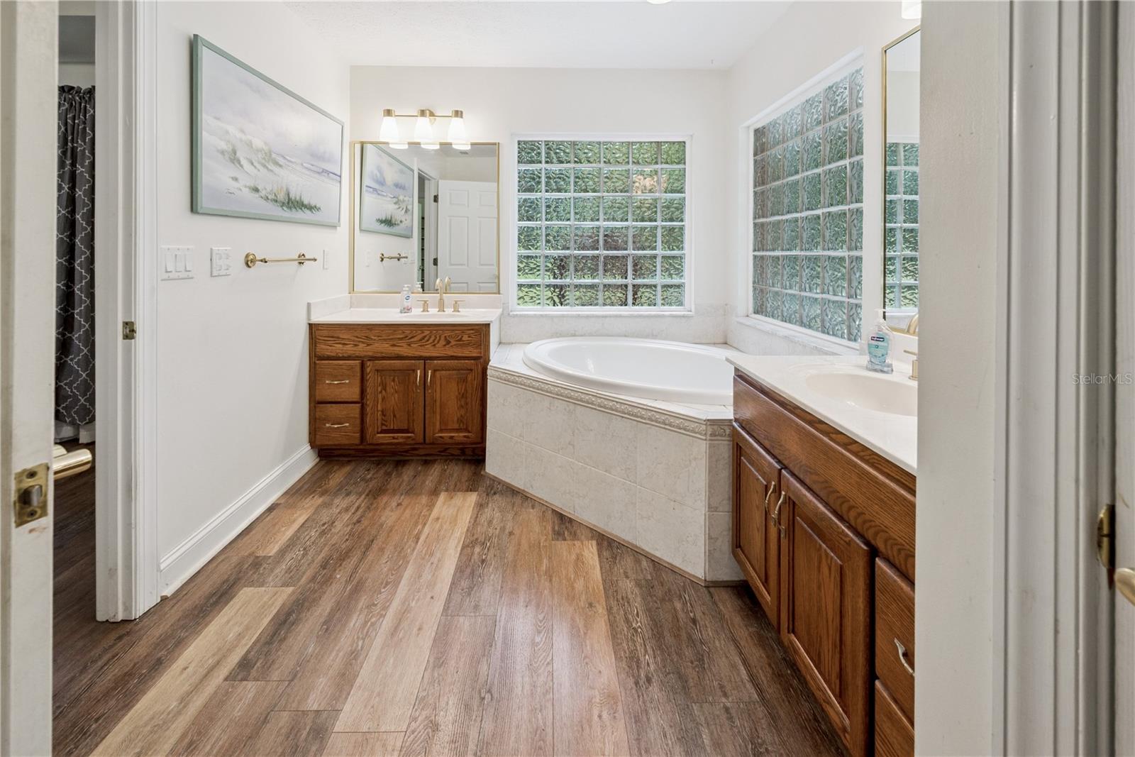 QUAD HOLDI - Residential