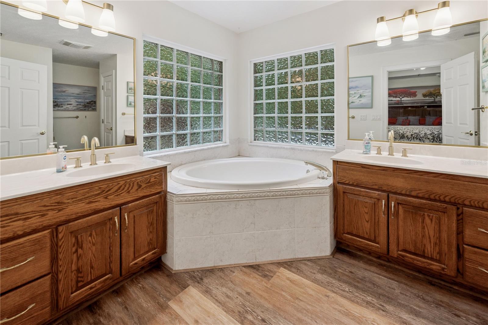 QUAD HOLDI - Residential