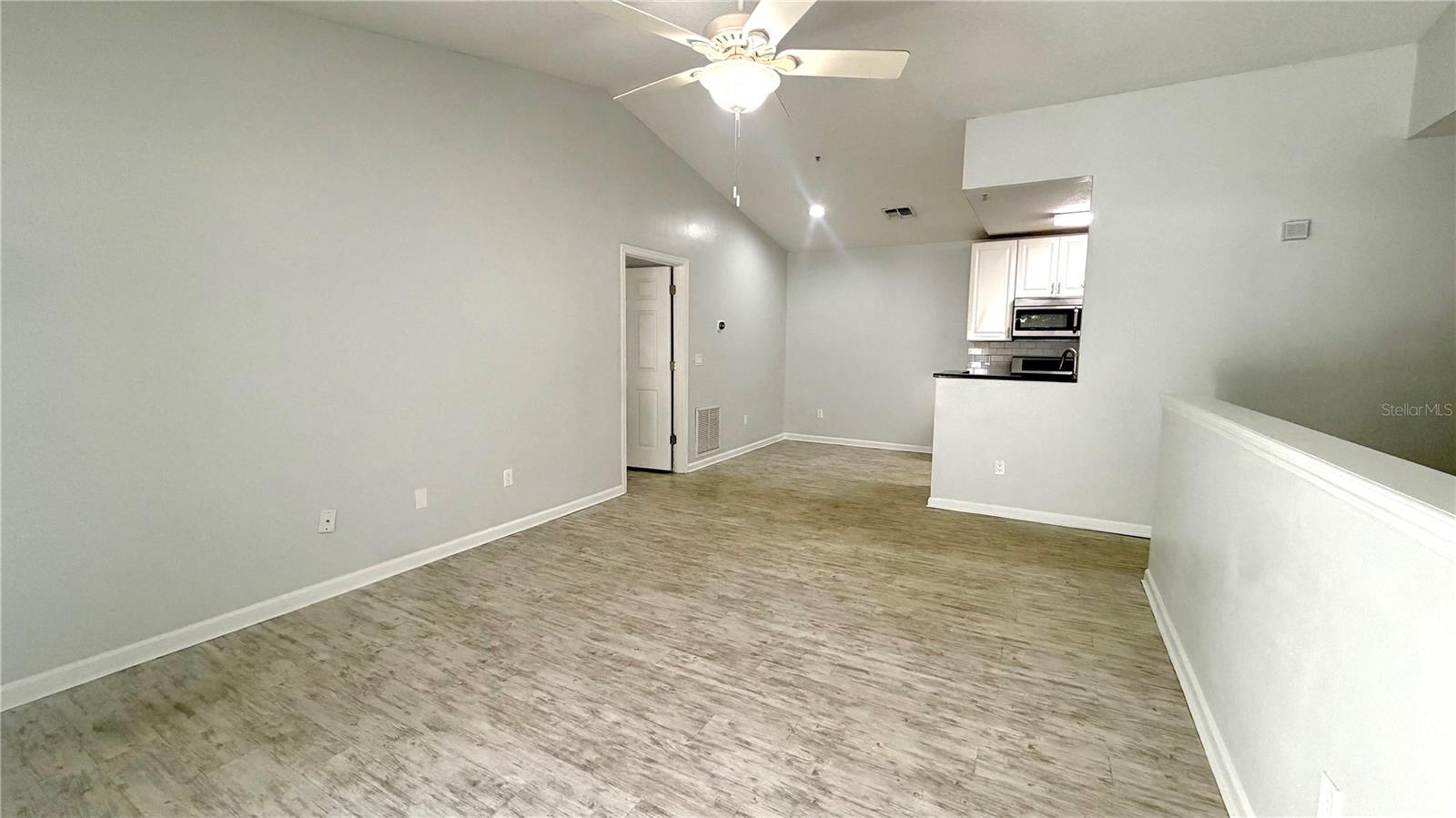 SUNERT LAKE - Residential