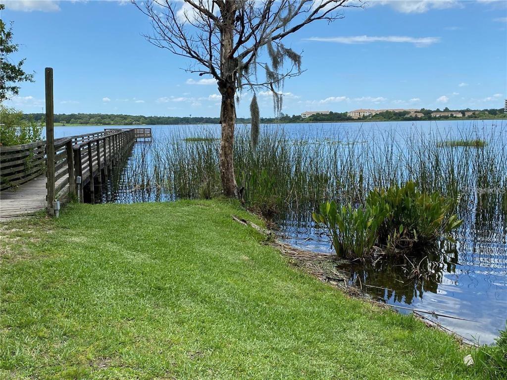 SUNERT LAKE - Residential