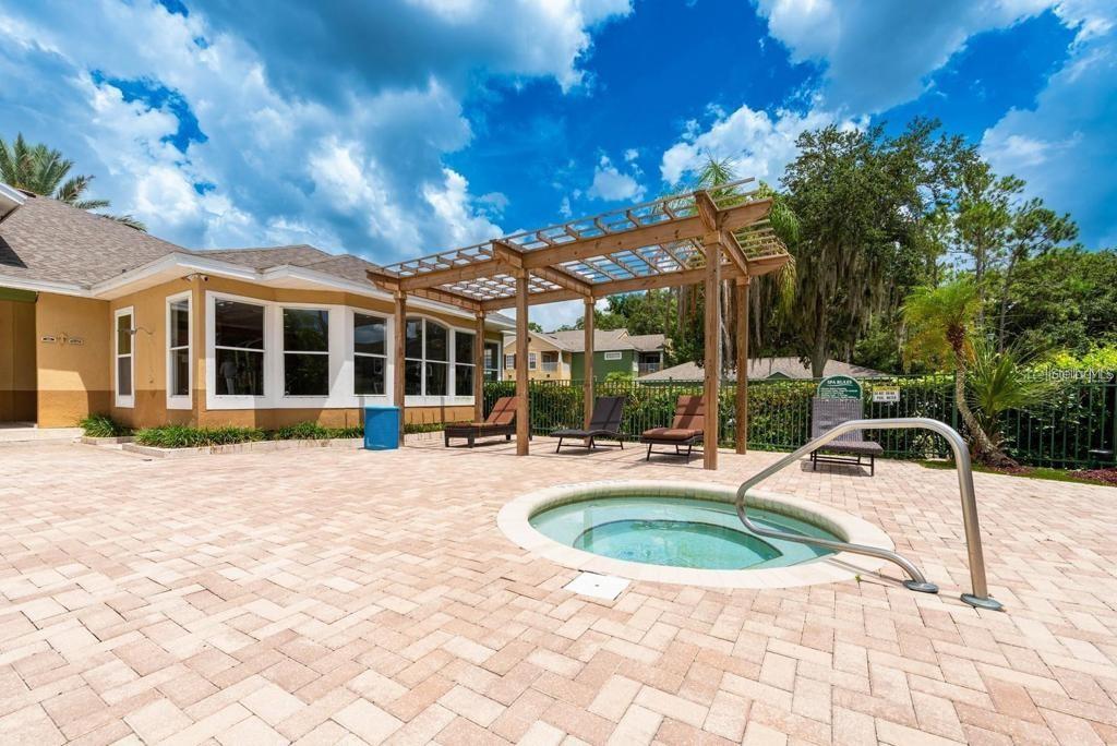 SUNERT LAKE - Residential