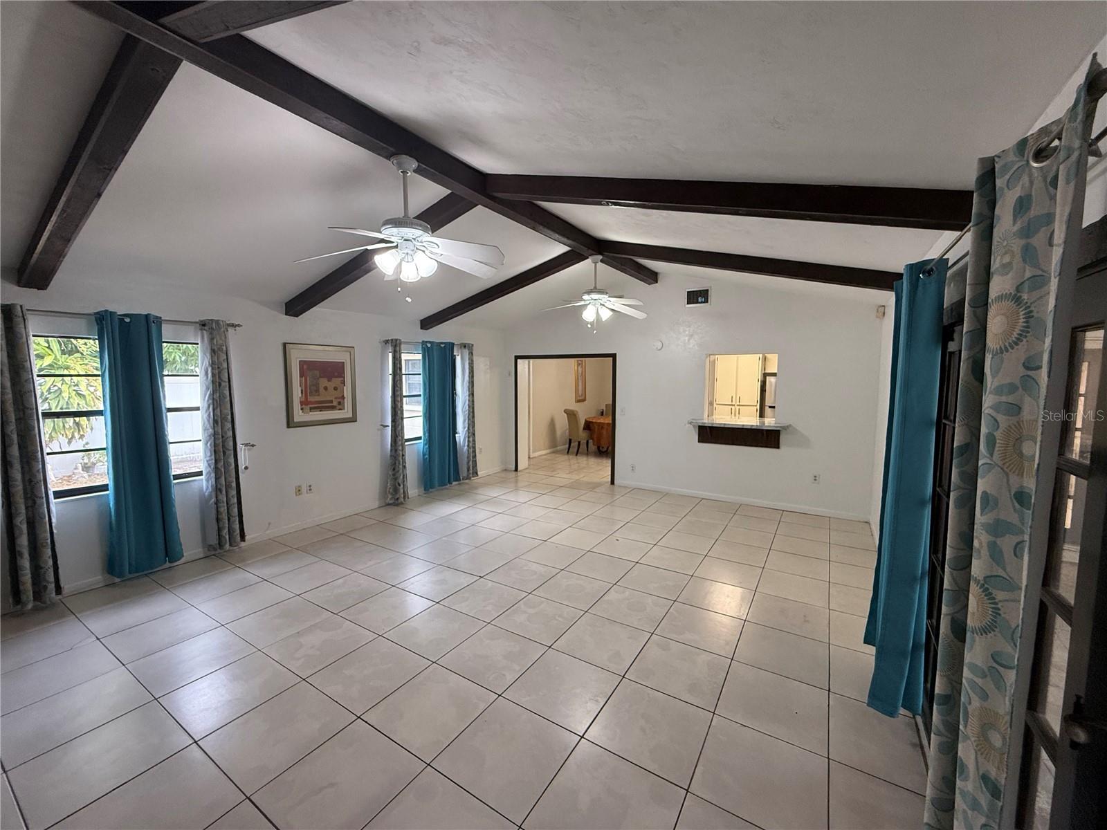 TWELVE OAKS VILLAGE UNIT 3 - Residential Lease