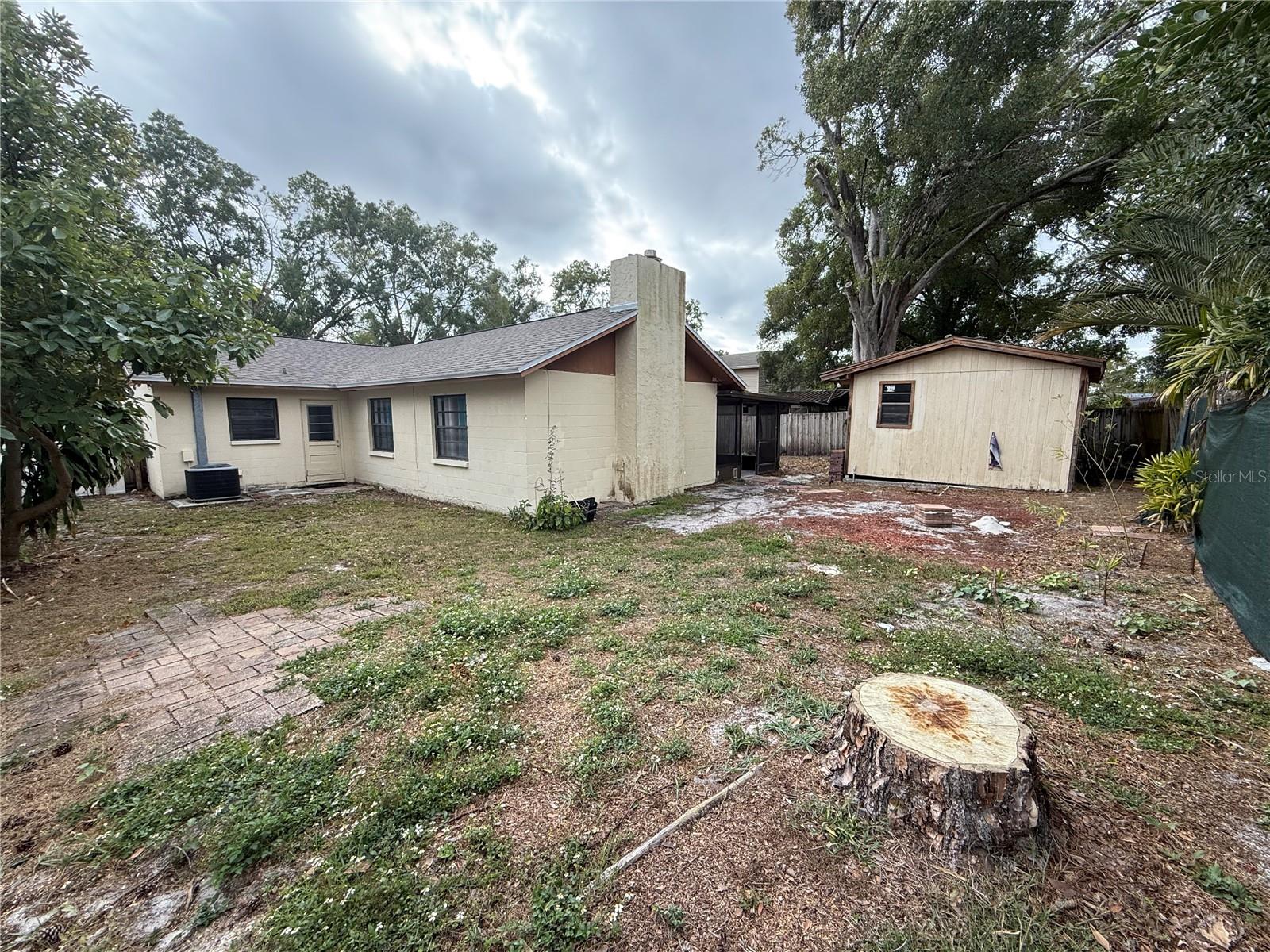 TWELVE OAKS VILLAGE UNIT 3 - Residential Lease