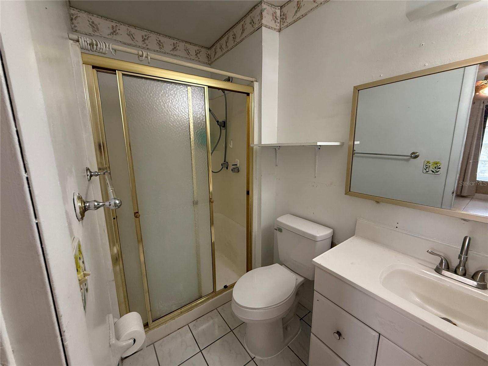 TWELVE OAKS VILLAGE UNIT 3 - Residential Lease