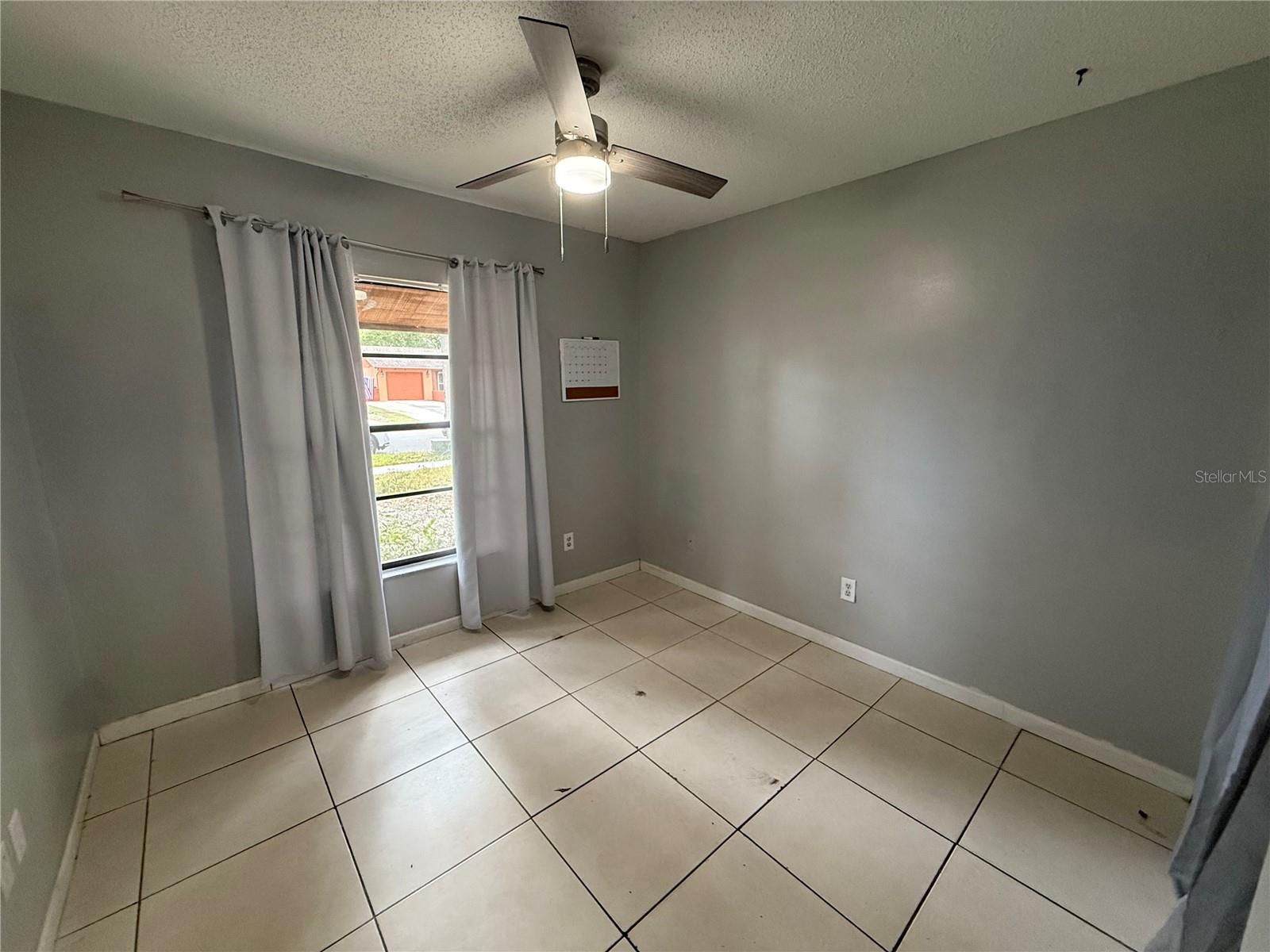 TWELVE OAKS VILLAGE UNIT 3 - Residential Lease