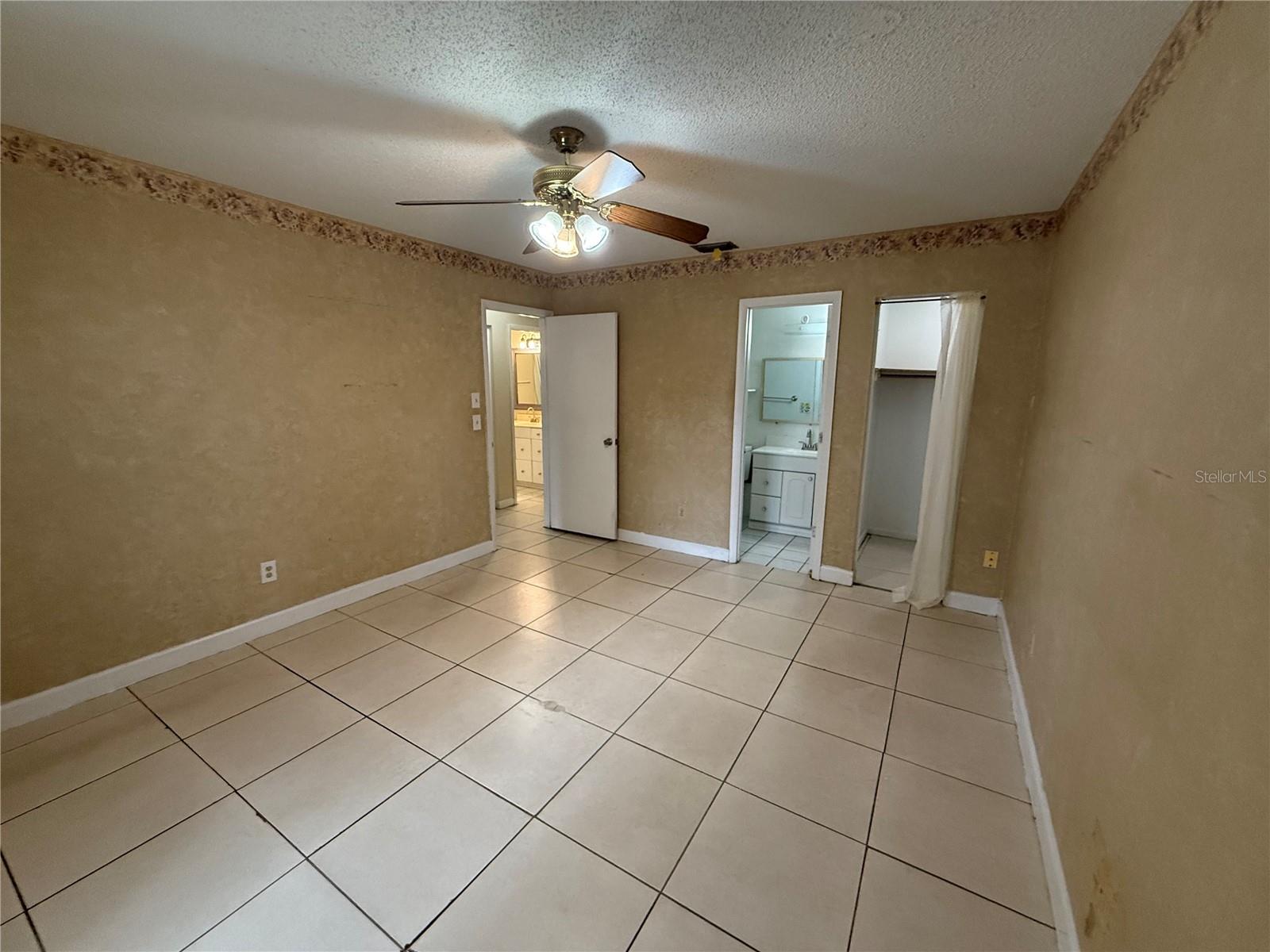 TWELVE OAKS VILLAGE UNIT 3 - Residential Lease