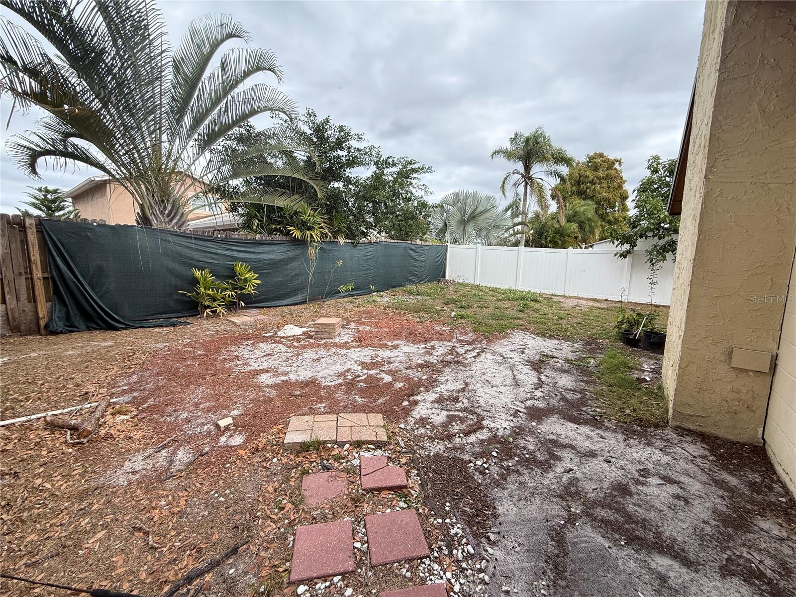 TWELVE OAKS VILLAGE UNIT 3 - Residential Lease