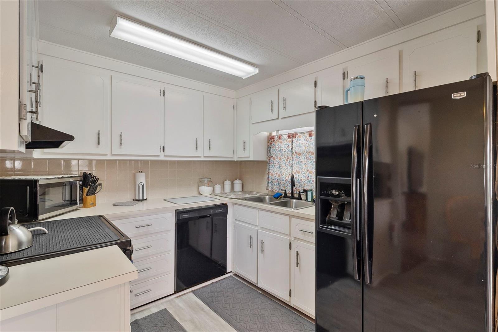 MAPLE LEAF ESTATES - Residential