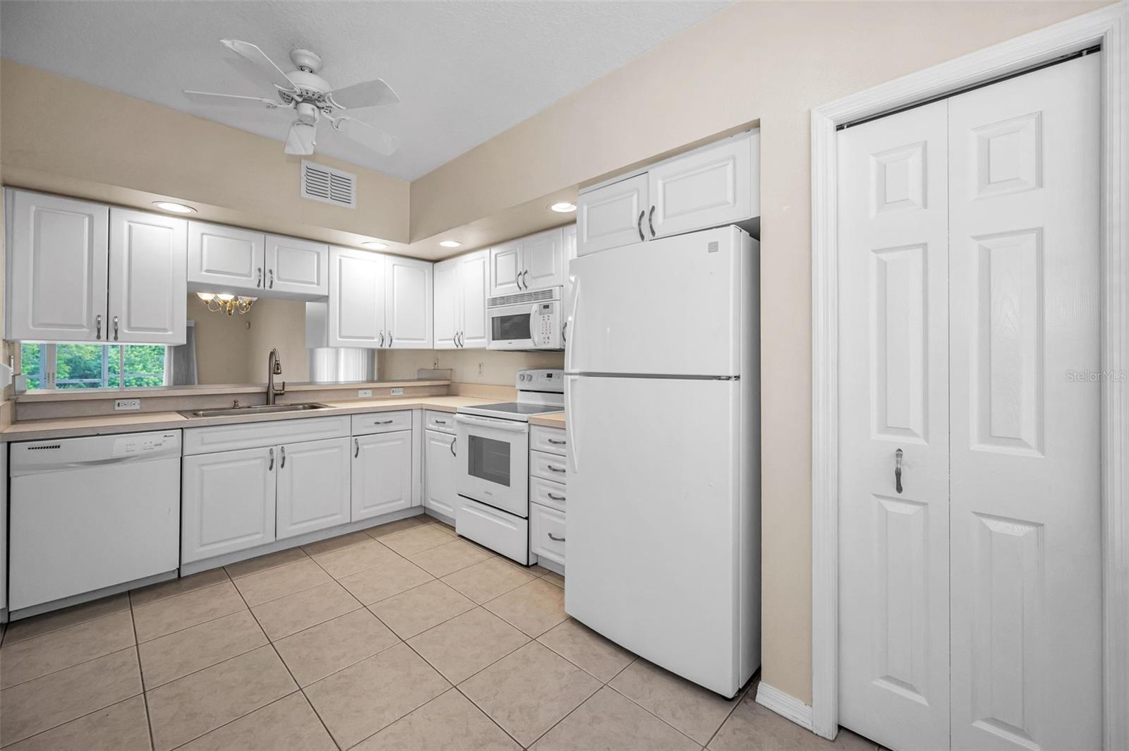 EAST BAY GOLF VILLAS AT WATER VIEW CONDO - Residential