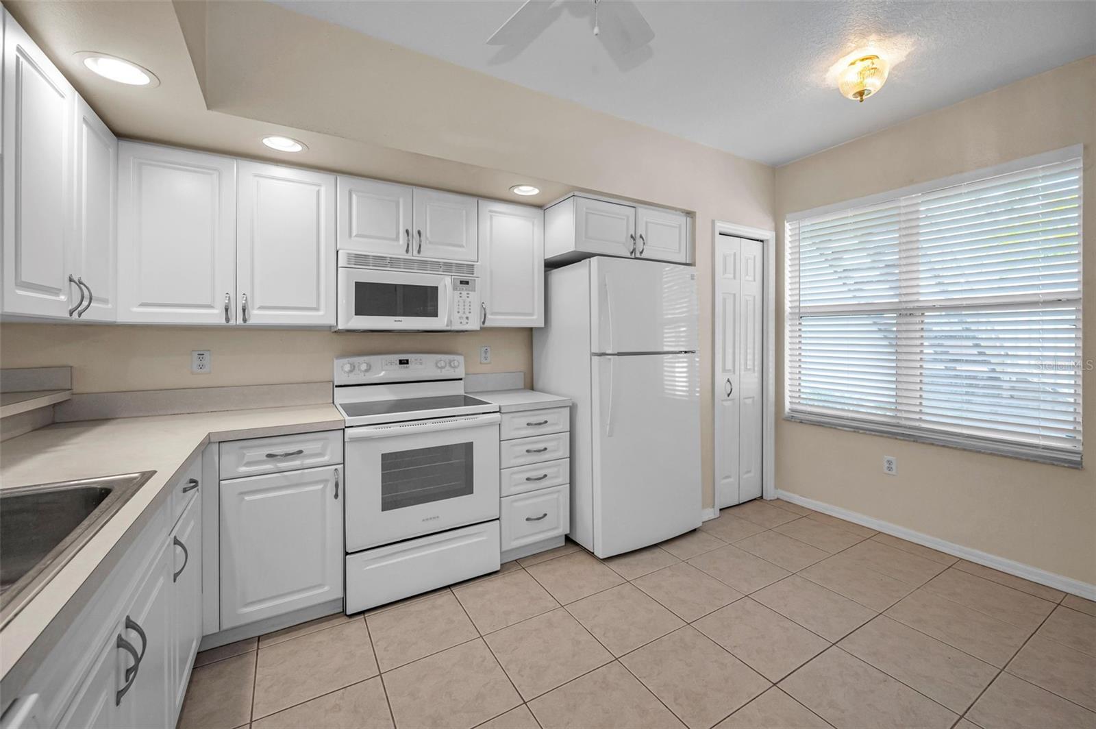 EAST BAY GOLF VILLAS AT WATER VIEW CONDO - Residential