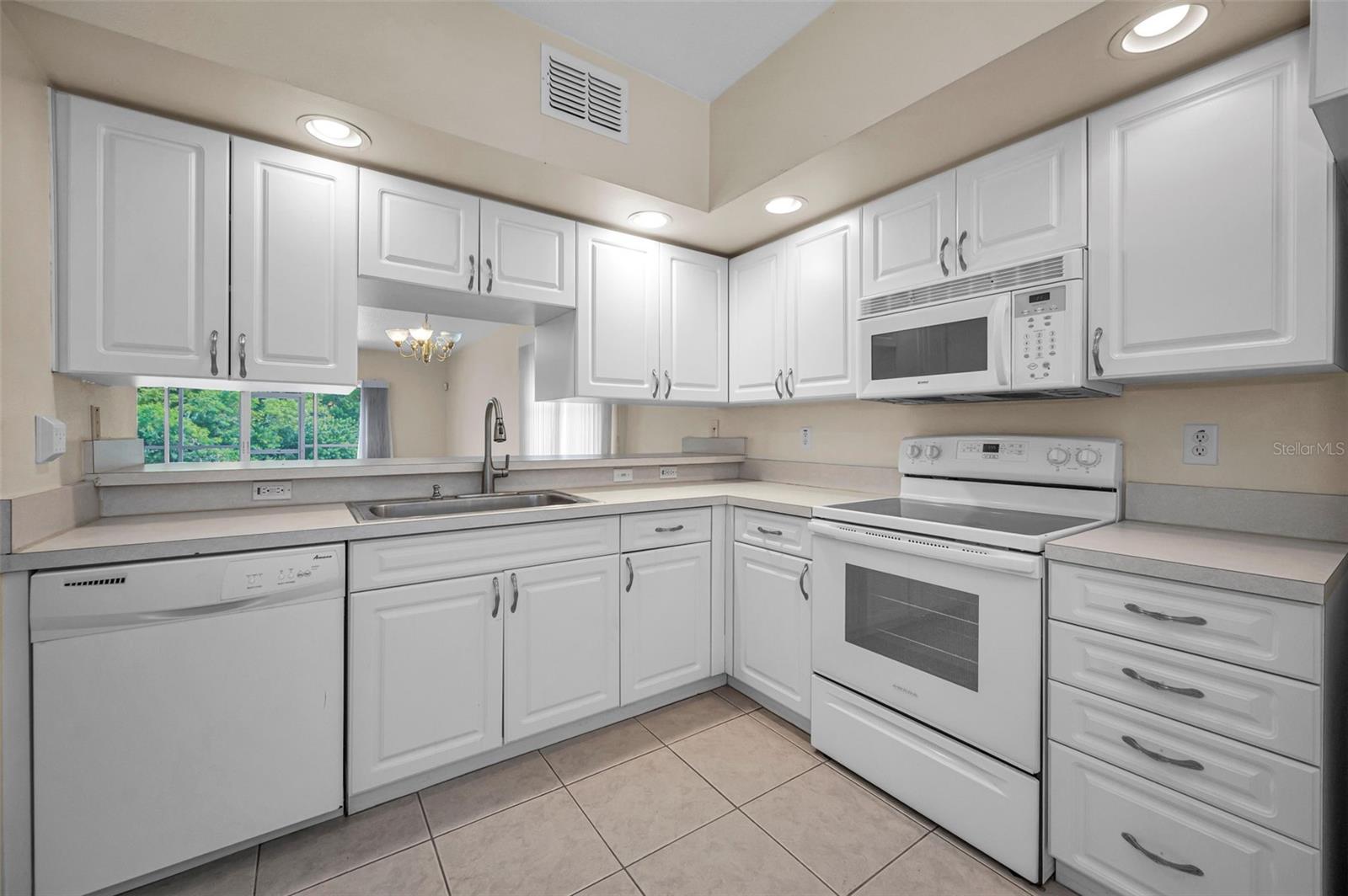 EAST BAY GOLF VILLAS AT WATER VIEW CONDO - Residential