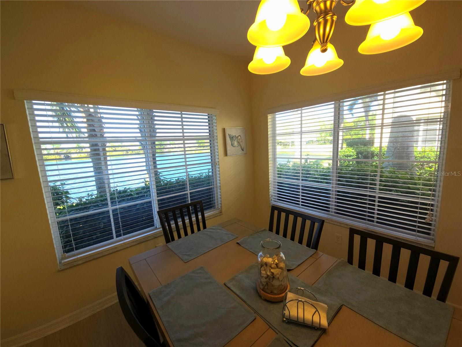 LAKESIDE VILLAGE TOWNHOME - Residential