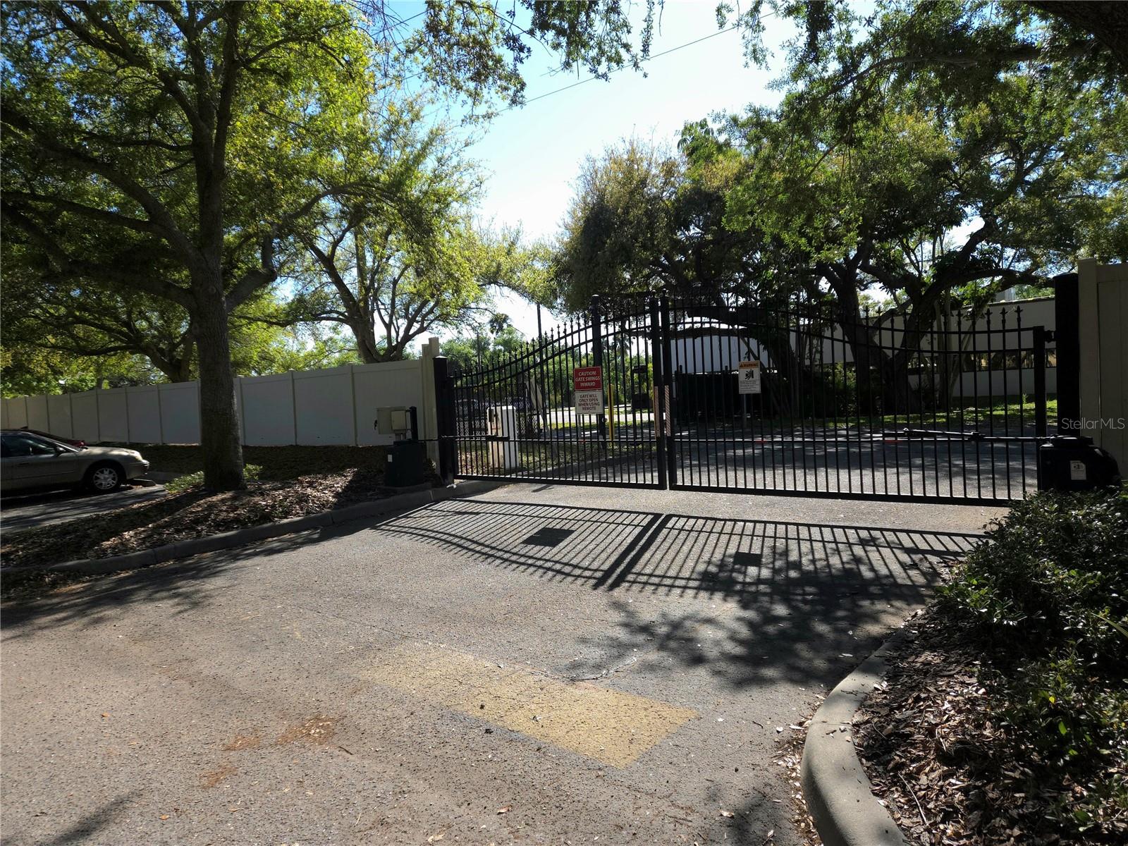 LAKESIDE VILLAGE TOWNHOME - Residential