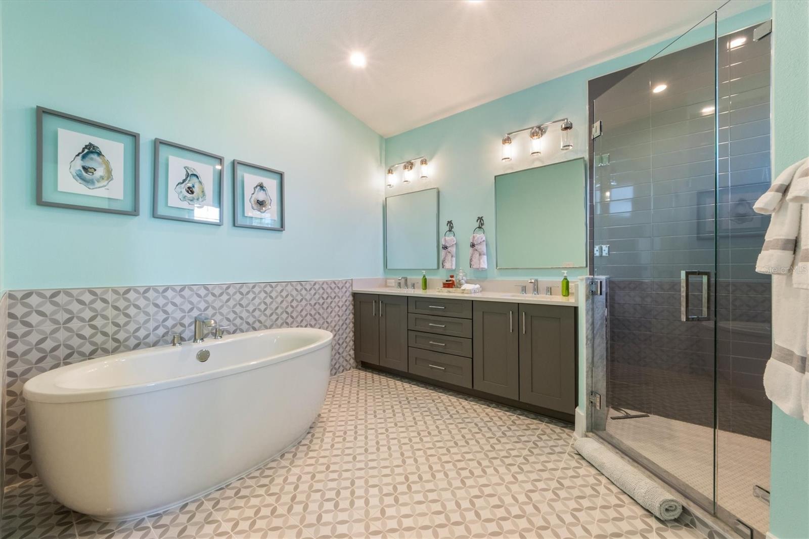 ANNA MARIA BEACH - Residential