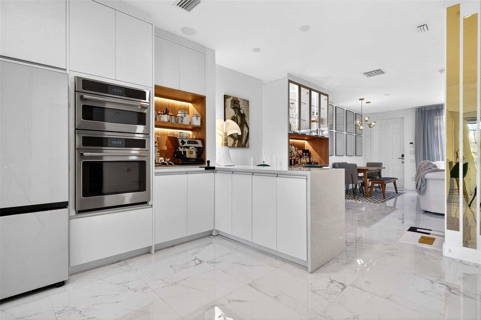 VILLAGEWALK/LK NONAA 01B - Residential